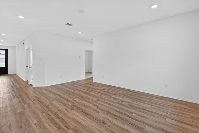 9610 Sterling Arbor Drive, Baytown, TX 77521