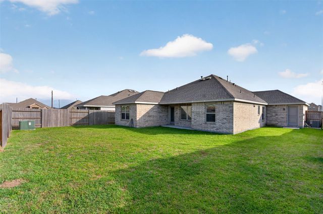 9610 Sterling Arbor Drive, Baytown, TX 77521