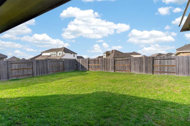9610 Sterling Arbor Drive, Baytown, TX 77521