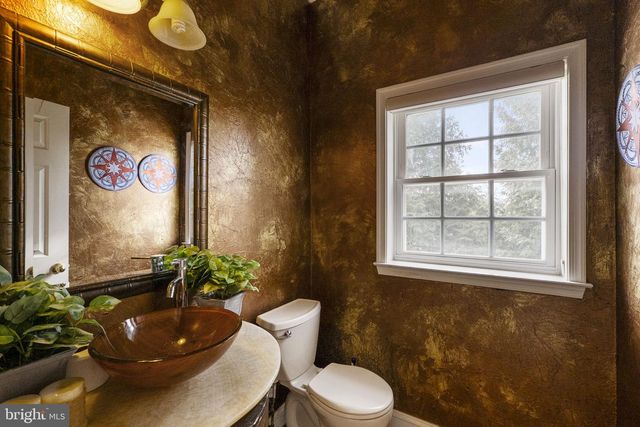 8400 SUMMIT AVE, Baltimore, MD 21244