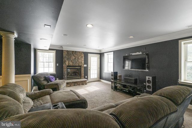 8400 SUMMIT AVE, Baltimore, MD 21244