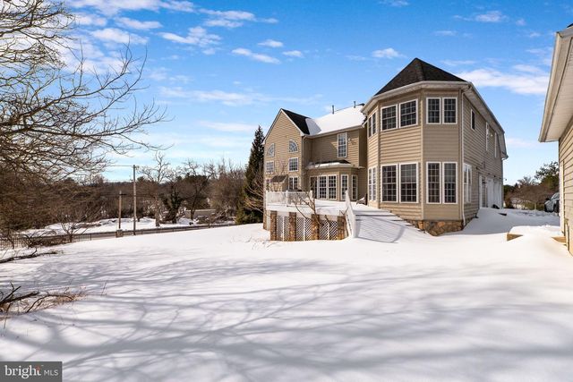 8400 SUMMIT AVE, Baltimore, MD 21244