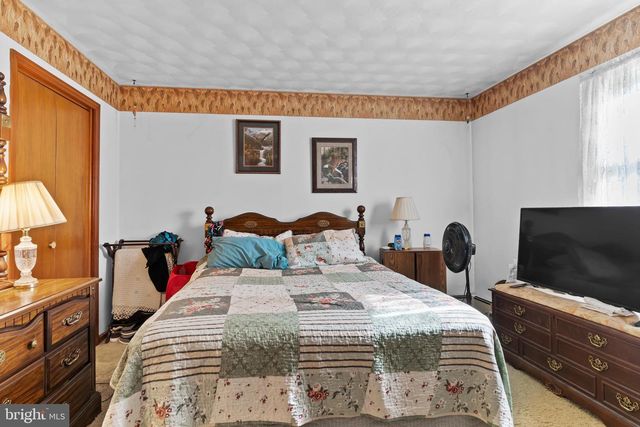 24 RICHLAND RD, Carlisle, PA 17015