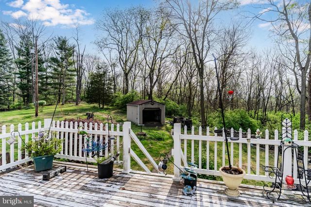 24 RICHLAND RD, Carlisle, PA 17015