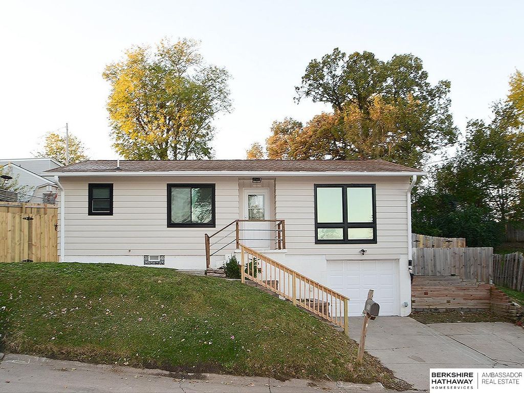 711 5th Avenue, Plattsmouth, NE 68048