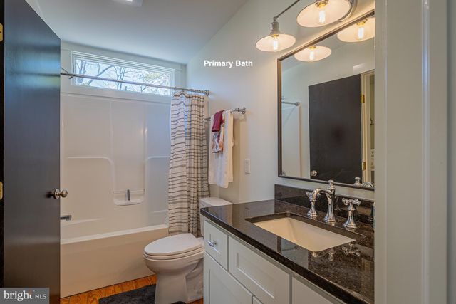 48 STEAMBOAT RD, Irvington, VA 22480