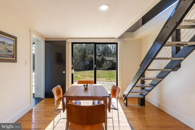 48 STEAMBOAT RD, Irvington, VA 22480