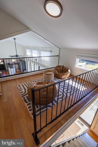 48 STEAMBOAT RD, Irvington, VA 22480