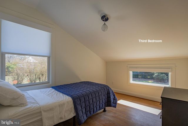 48 STEAMBOAT RD, Irvington, VA 22480