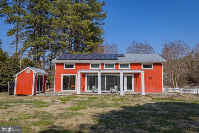 48 STEAMBOAT RD, Irvington, VA 22480