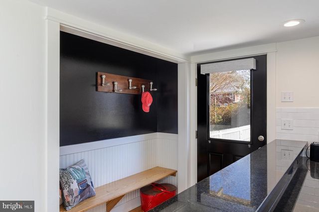 48 STEAMBOAT RD, Irvington, VA 22480