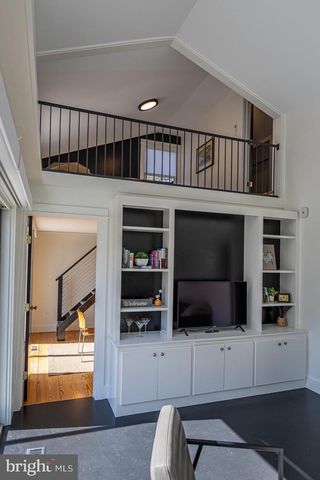 48 STEAMBOAT RD, Irvington, VA 22480