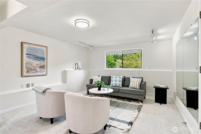 3849 166th Avenue SE, Bellevue, WA 98008