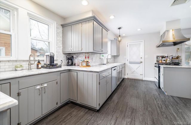 18 Phipps Avenue, East Rockaway, NY 11518