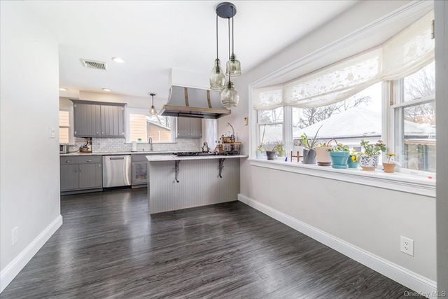 18 Phipps Avenue, East Rockaway, NY 11518