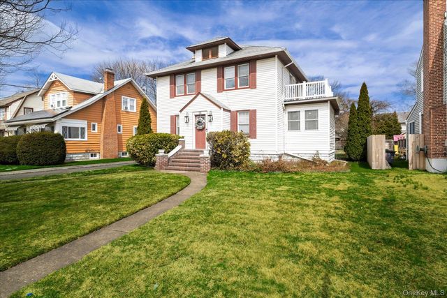 18 Phipps Avenue, East Rockaway, NY 11518