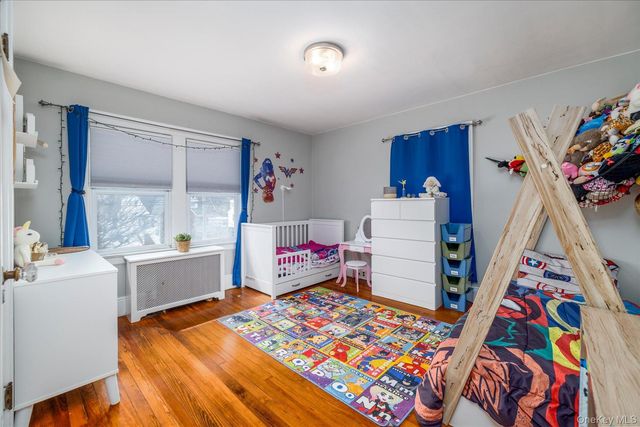 18 Phipps Avenue, East Rockaway, NY 11518