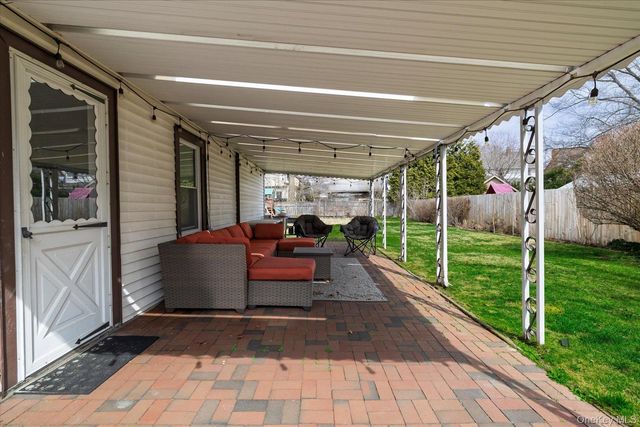 18 Phipps Avenue, East Rockaway, NY 11518