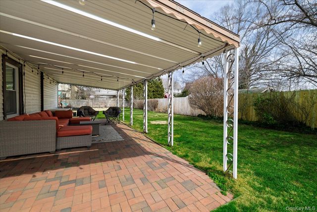 18 Phipps Avenue, East Rockaway, NY 11518