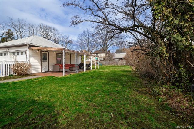 18 Phipps Avenue, East Rockaway, NY 11518