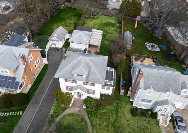 18 Phipps Avenue, East Rockaway, NY 11518