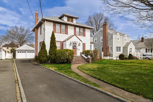 18 Phipps Avenue, East Rockaway, NY 11518