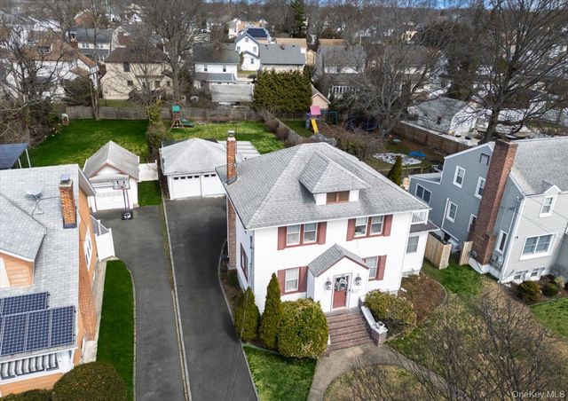 18 Phipps Avenue, East Rockaway, NY 11518