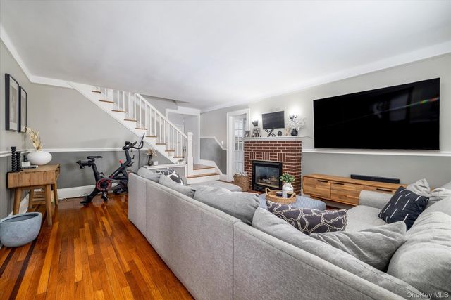 18 Phipps Avenue, East Rockaway, NY 11518