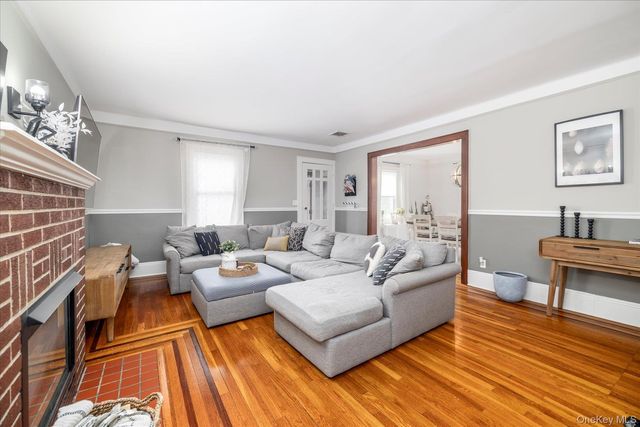 18 Phipps Avenue, East Rockaway, NY 11518