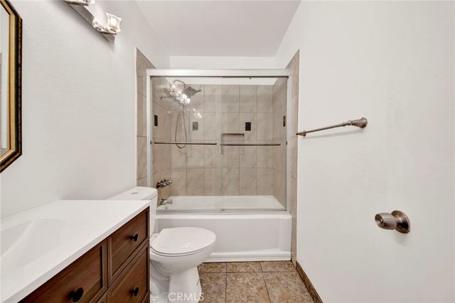 9745 Via Roma, Burbank, CA 91504