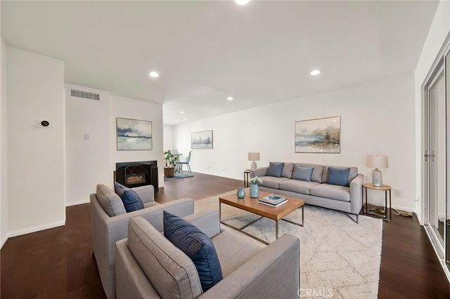 9745 Via Roma, Burbank, CA 91504