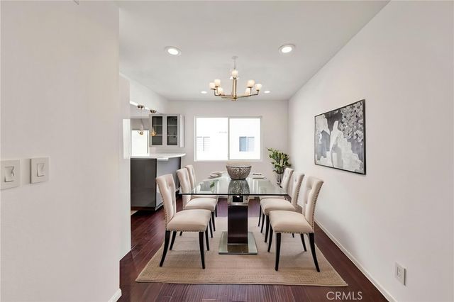 9745 Via Roma, Burbank, CA 91504
