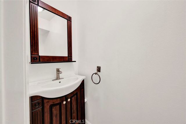 9745 Via Roma, Burbank, CA 91504