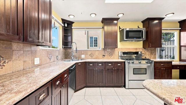 5760 Valley Ridge Drive, Los Angeles, CA 90043