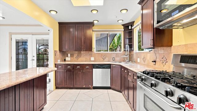 5760 Valley Ridge Drive, Los Angeles, CA 90043