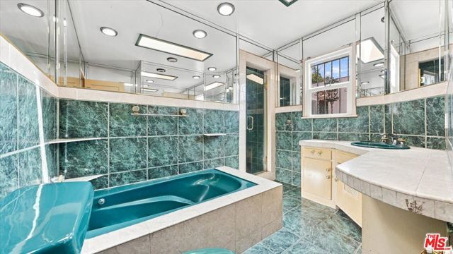 5760 Valley Ridge Drive, Los Angeles, CA 90043