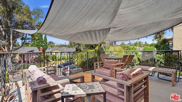 5760 Valley Ridge Drive, Los Angeles, CA 90043