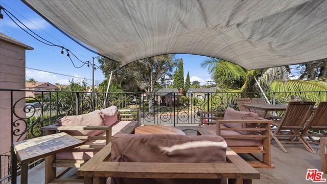 5760 Valley Ridge Drive, Los Angeles, CA 90043
