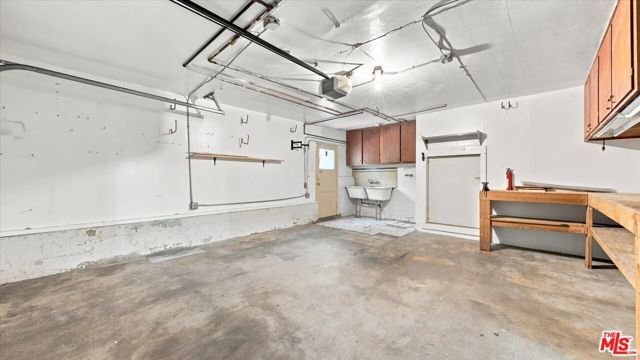 5760 Valley Ridge Drive, Los Angeles, CA 90043