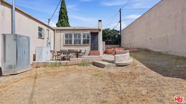 5760 Valley Ridge Drive, Los Angeles, CA 90043