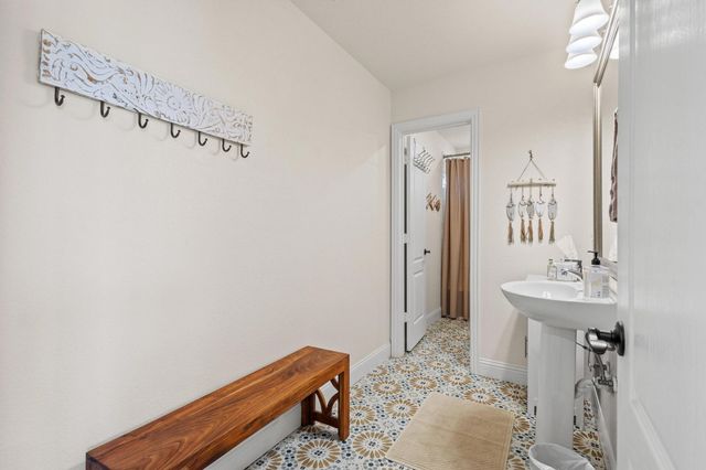 210 Hiland Lane, Pottsboro, TX 75076