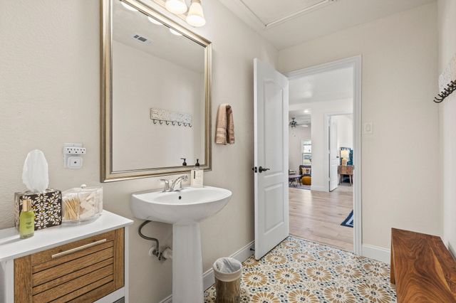 210 Hiland Lane, Pottsboro, TX 75076