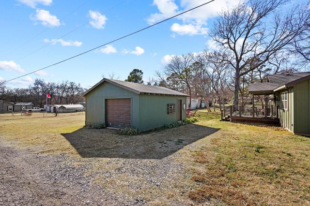 210 Hiland Lane, Pottsboro, TX 75076
