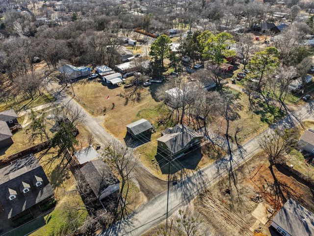 210 Hiland Lane, Pottsboro, TX 75076
