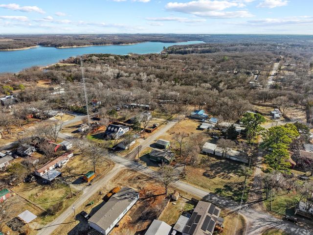 210 Hiland Lane, Pottsboro, TX 75076