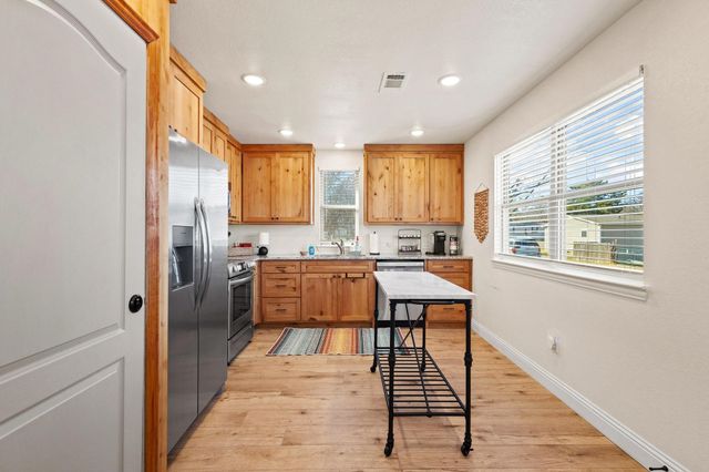 210 Hiland Lane, Pottsboro, TX 75076