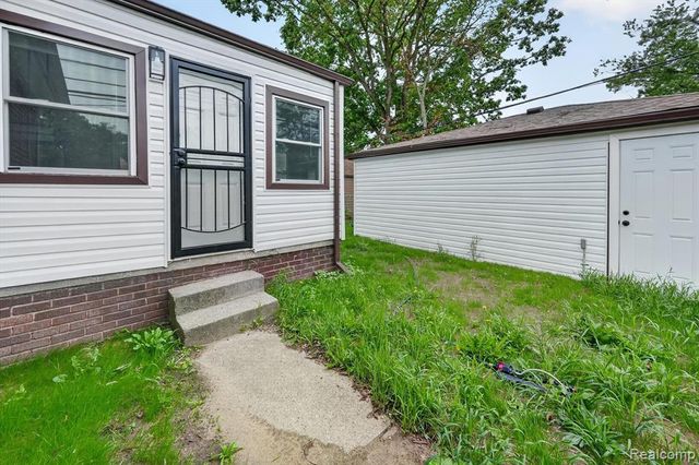 19391 Sussex Street, Detroit, MI 48235