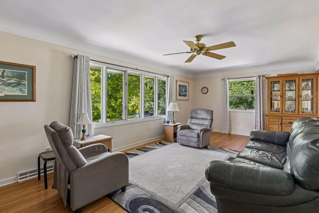 2704 Shawnee Lane, Burnsville, MN 55337