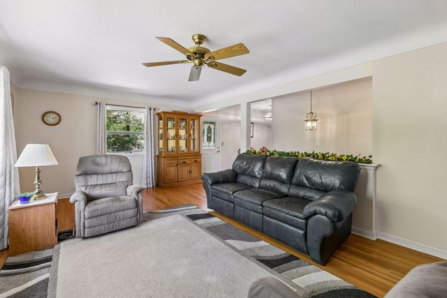 2704 Shawnee Lane, Burnsville, MN 55337