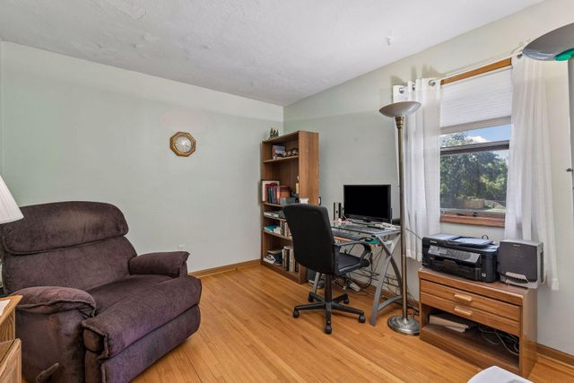 2704 Shawnee Lane, Burnsville, MN 55337